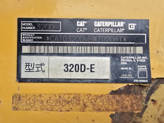2007 CAT 320D