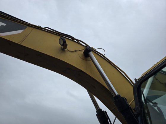 2007 CAT 320D