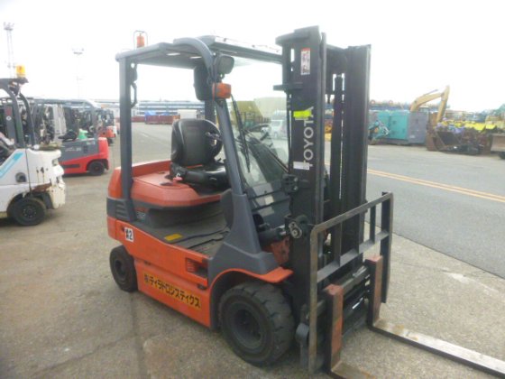 2016 年 TOYOTA 7FB25