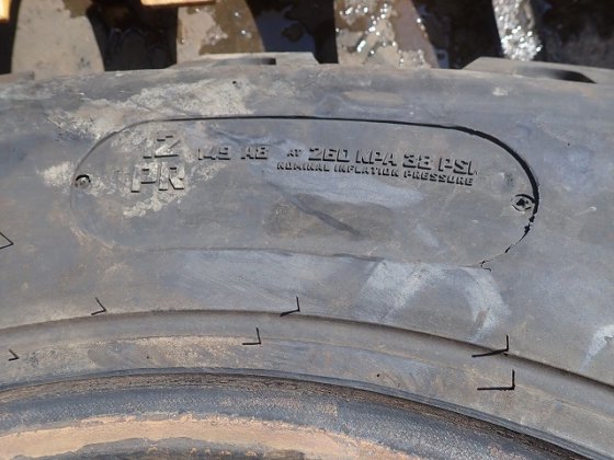 轮胎附件和零件