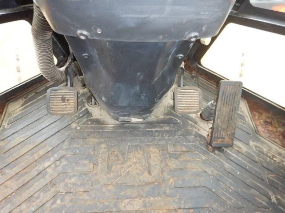 2005 CAT 901B