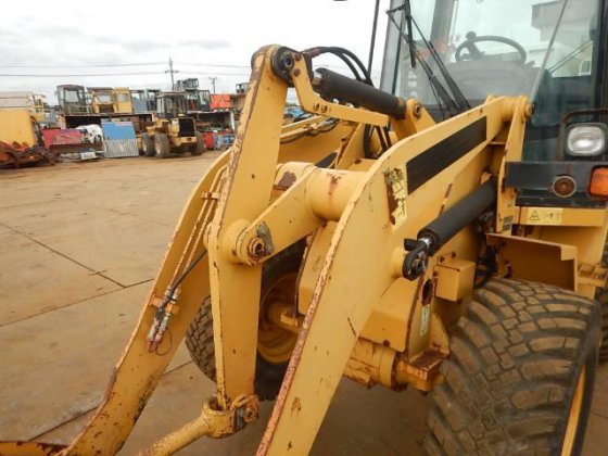 2005 CAT 901B