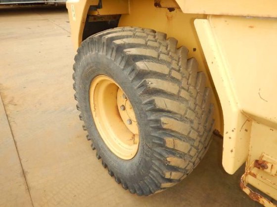 2005 CAT 901B