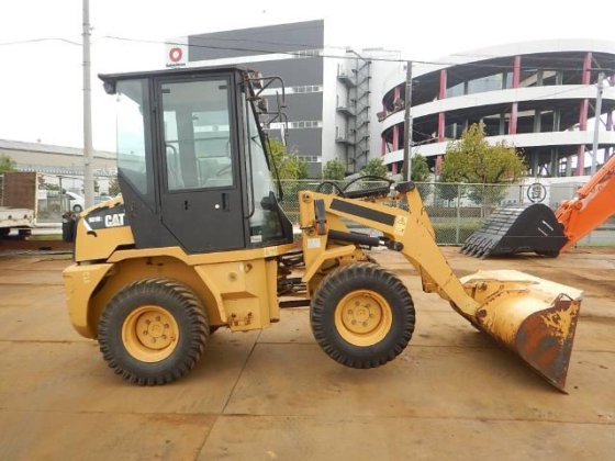 2005 CAT 901B