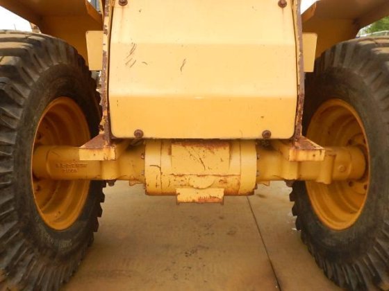 2005 CAT 901B