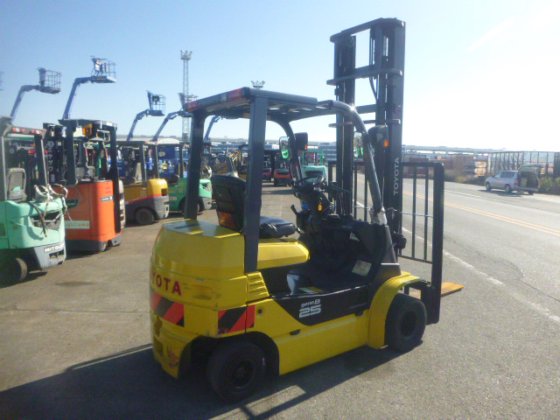 2017 年 TOYOTA 8FB25