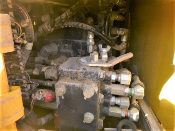 2011 KOMATSU PC128US 8