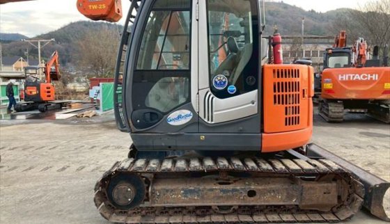 2011 日立 ZX75US 3