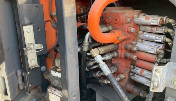 2011 日立 ZX75US 3