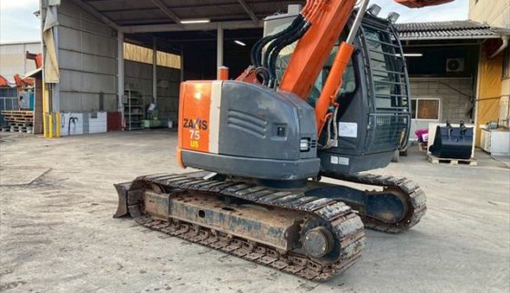 2011 日立 ZX75US 3