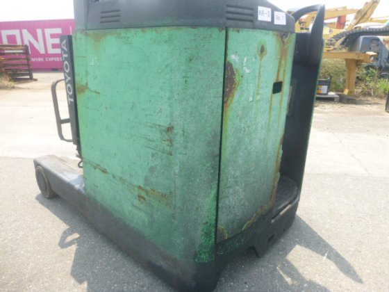 2015 年 TOYOTA 7FBR15