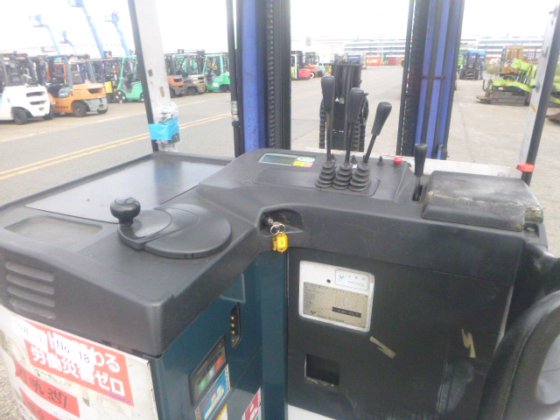 2011 年 TOYOTA 7FBR18