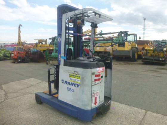 2011 年 TOYOTA 7FBR18