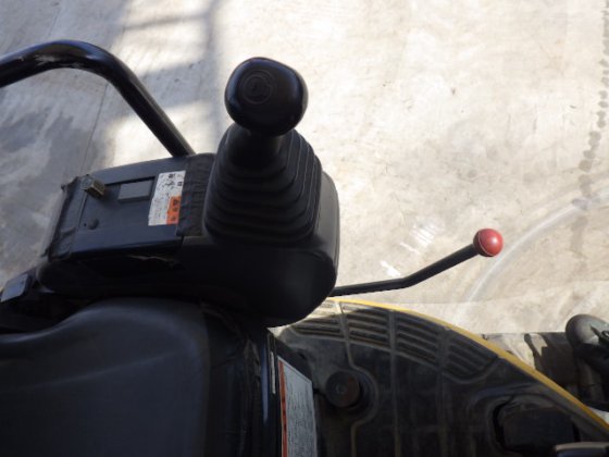 2011 KOMATSU PC30UU 5