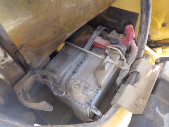 2011 KOMATSU PC30UU 5