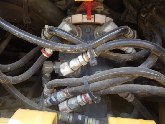 2011 KOMATSU PC30UU 5