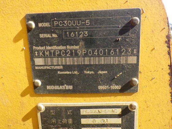2011 KOMATSU PC30UU 5