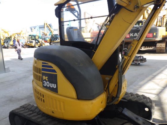 2011 KOMATSU PC30UU 5