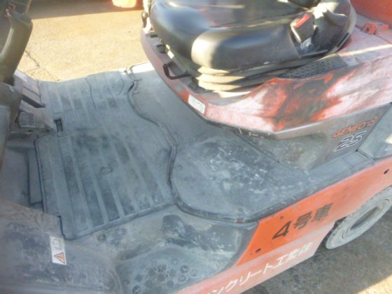 2014 年 TOYOTA 7FB25