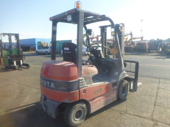 2014 年 TOYOTA 7FB25