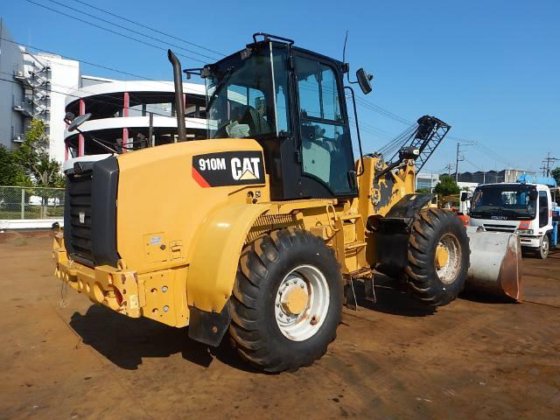 2018年CAT 910M
