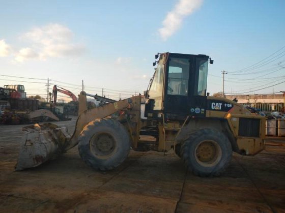 2012 CAT 910H