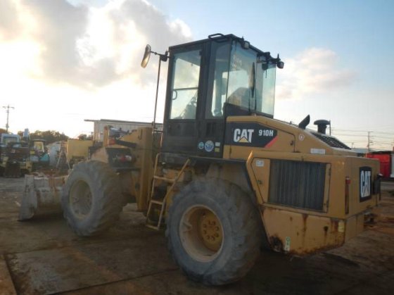 2012 CAT 910H