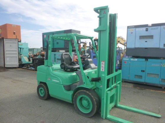 2010 MITSUBISHI FD35AT