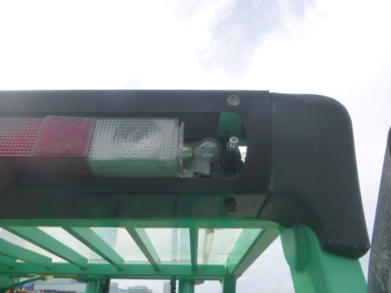 2010 MITSUBISHI FD35AT