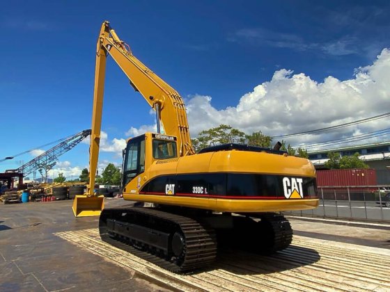 2004 CAT 330CL