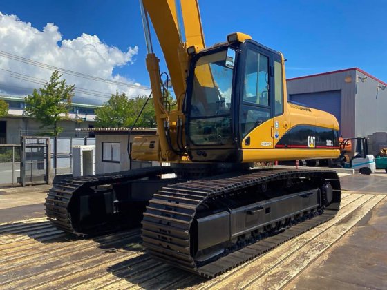 2004 CAT 330CL