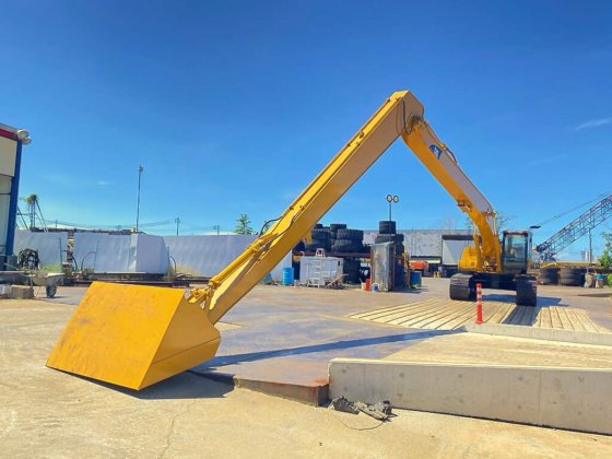 2004 CAT 330CL