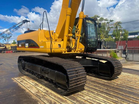 2004 CAT 330CL
