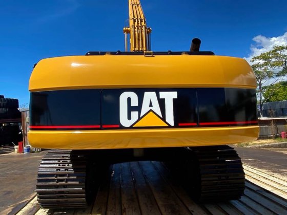 2004 CAT 330CL