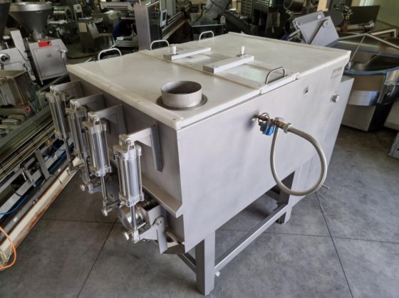 アルコ アンプ 1600