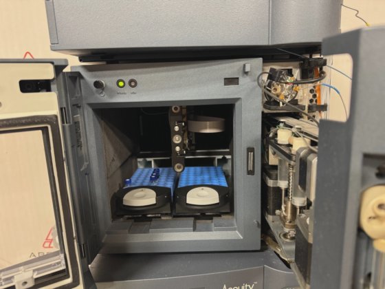 Waters Acquity HPLC System TUV Detector Sample Manager Binary Pump ...