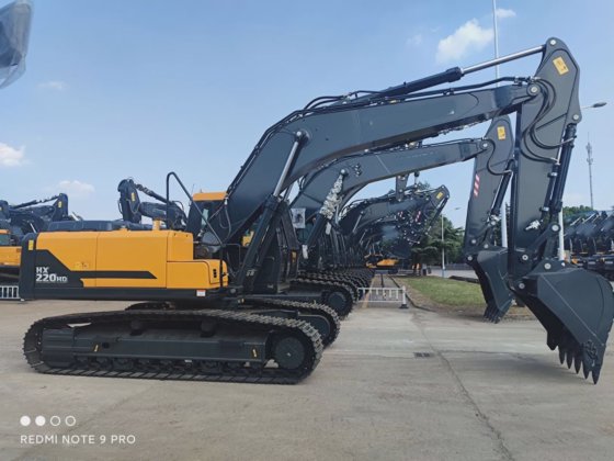 中国知名品牌现代新型履带式挖掘机 22 吨 Hx220HD，额定速度 5.7km/H
