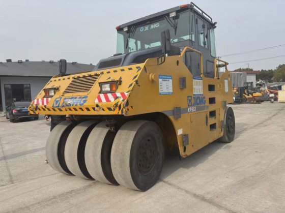 XP303 パンクチュエーションタイヤローラー 完璧な仕上がり 一回の通過で 使用された道路ローラー