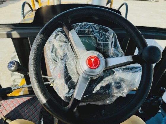 キャット バックホー ローダー 420f2 ホイール