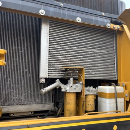 卡特彼勒 Cat336D2 挖掘机出售 来自日本的卡特彼勒二手小型挖掘机