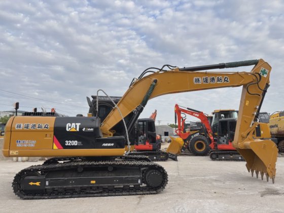 中国の株式、グローバル配送可能な猫 320d2l 中古掘削機