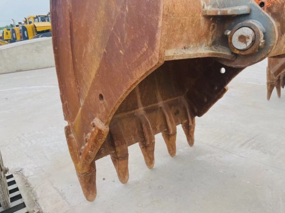 重型斗山 420LC-9c 42 吨大型液压履带式挖掘机，大型矿用挖掘机