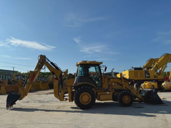 新鲜到货！高价值卡特彼勒 420f2 挖掘装载机出售 状态良好的挖掘装载机