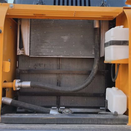 优质二手现代 225 挖掘机 库存现代 225