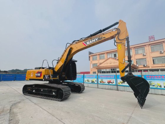 高品質の中古クローラー掘削機 サニーSY 215c 中古掘削機 サニーSY