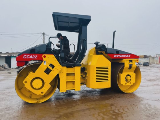用于沥青路面的压路机 Dynapac Cc422（双钢轮压路机），状况良好