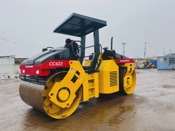 用于沥青路面的压路机 Dynapac Cc422（双钢轮压路机），状况良好