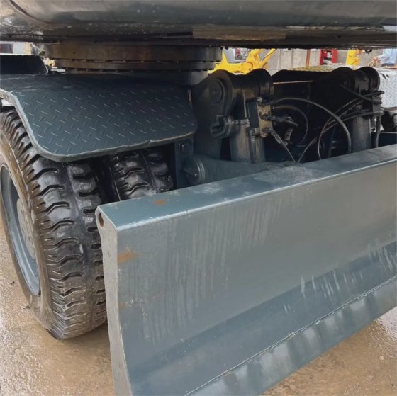 上海现代 210 210W-9 轮式挖掘机二手挖掘机价格优惠