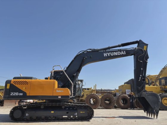 现代 220-9s 22 吨，带 EPA