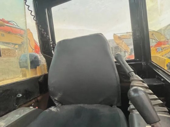 配备欧 II 发动机的 6t 卡特彼勒